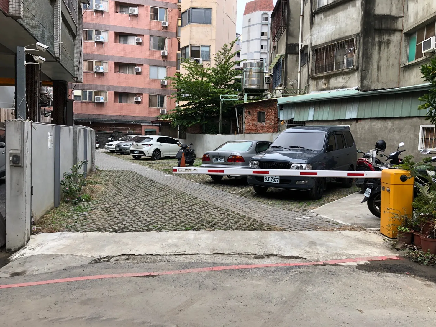 寓見櫻桃停車場與抵達動線